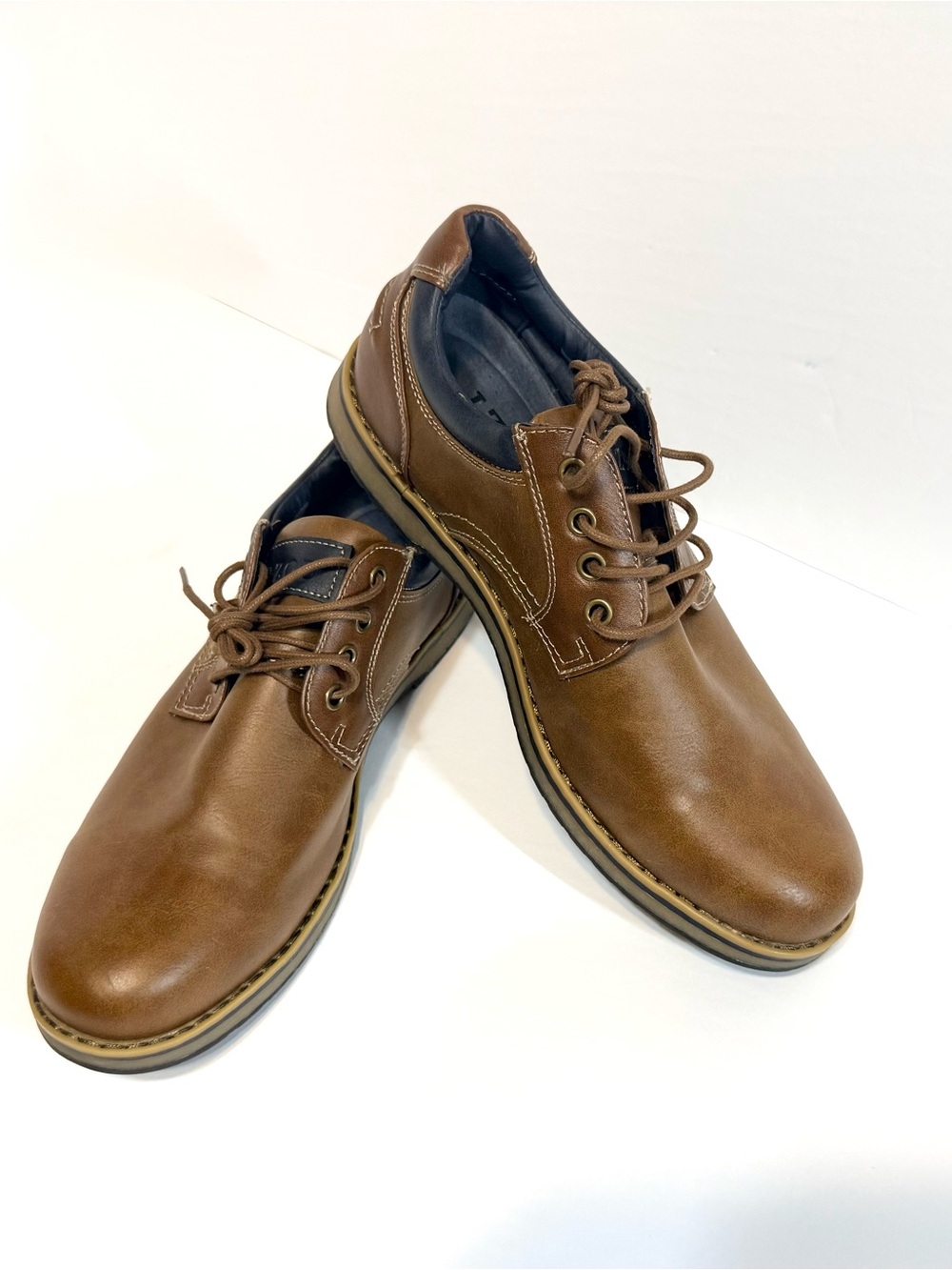IZOD Cal Oxford Lace Up Casual Shoes Mens 9.5 NWOT